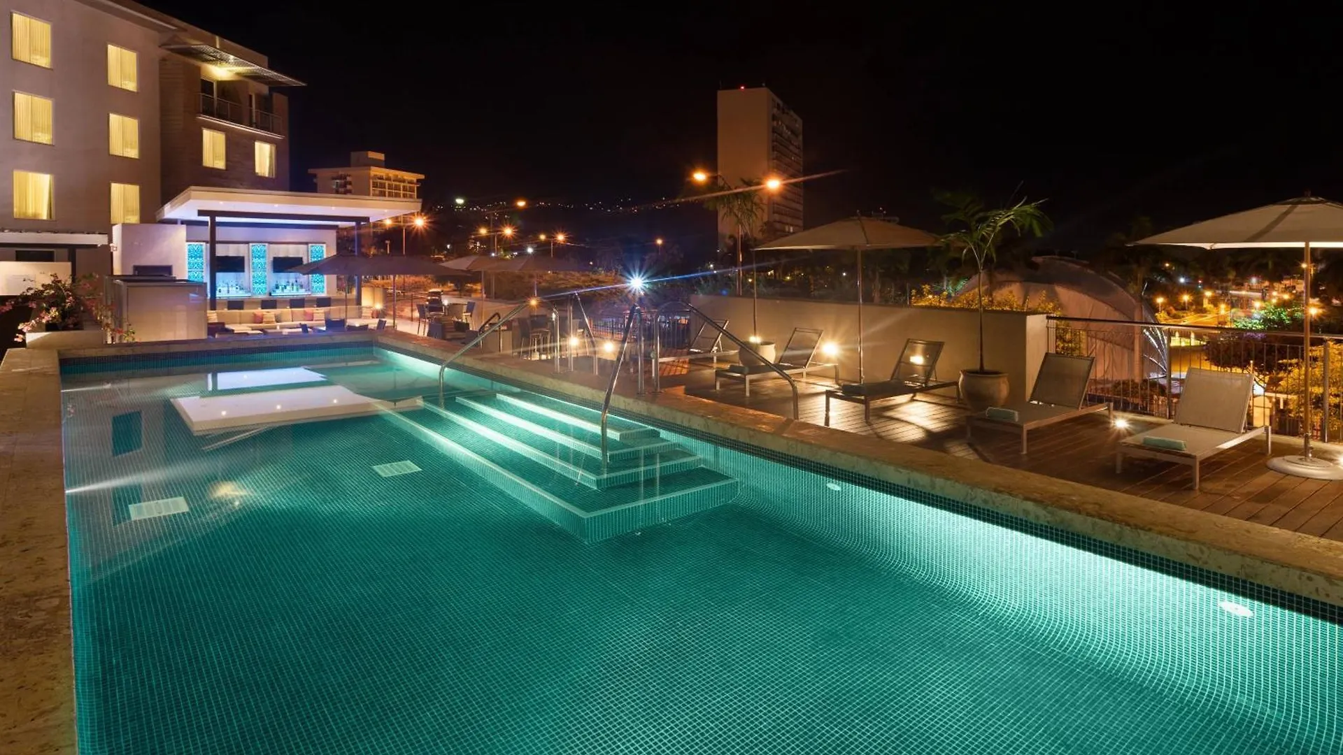 ****  Courtyard By Marriott Kingston, Jamaica Hotel Jamaica
