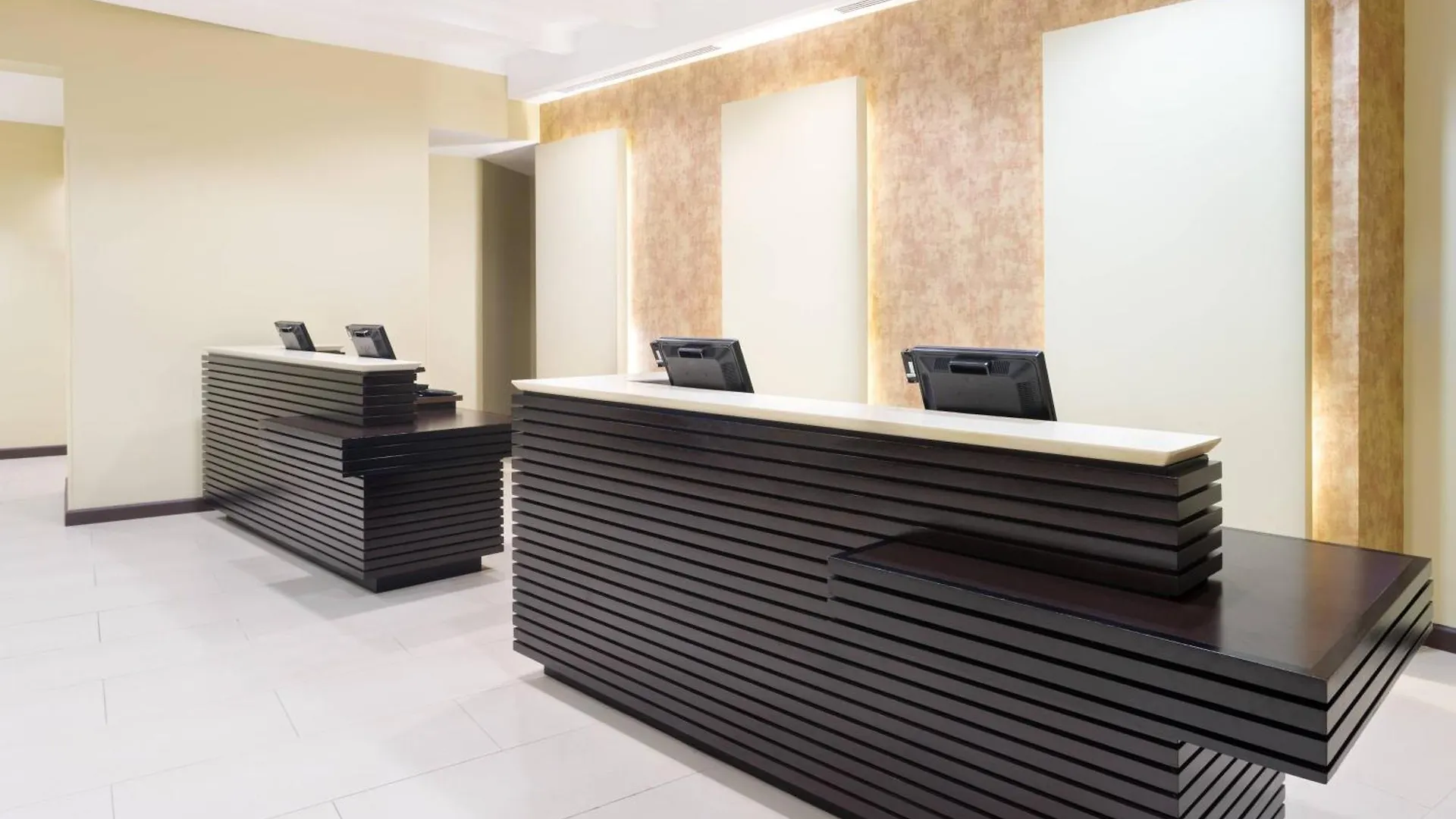 Courtyard By Marriott Kingston, Jamaica Hotel