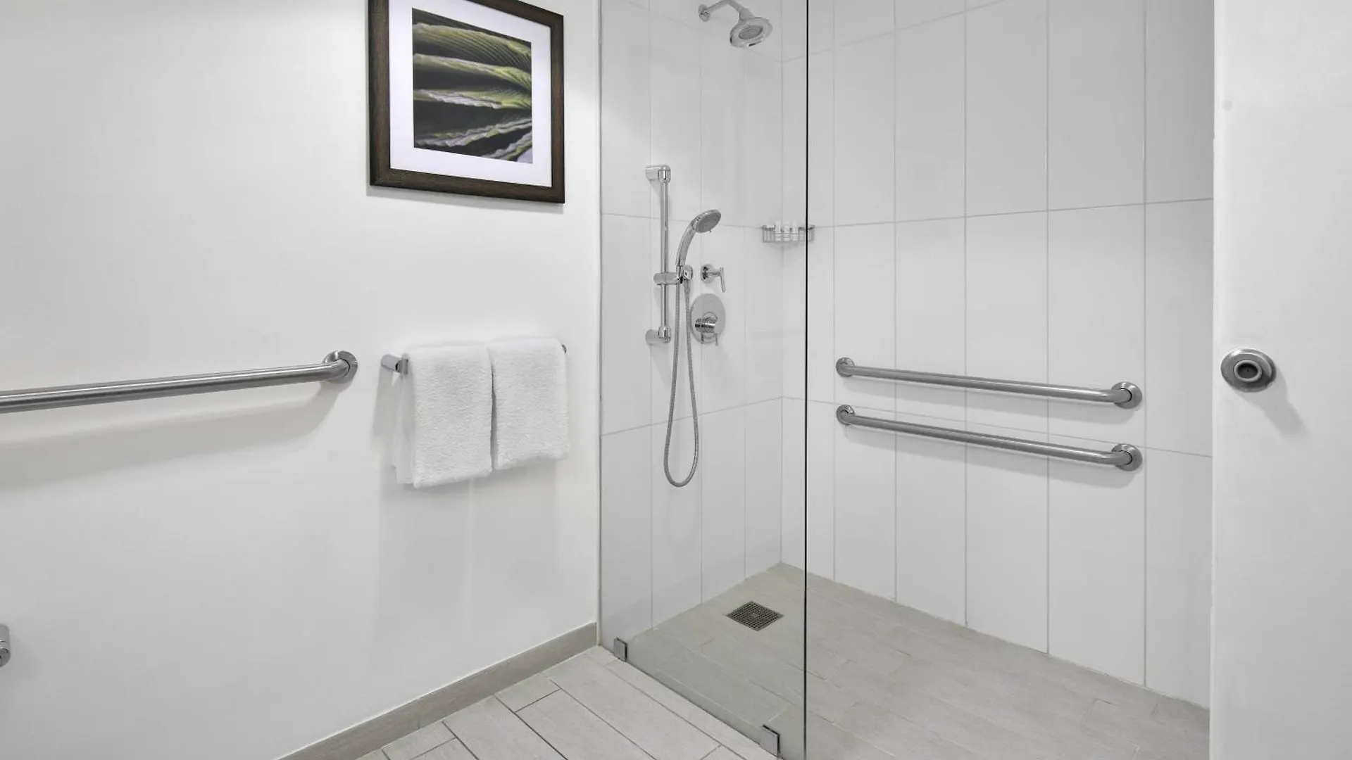 Courtyard By Marriott Kingston, Jamaica Hotel 4*, Kingston
