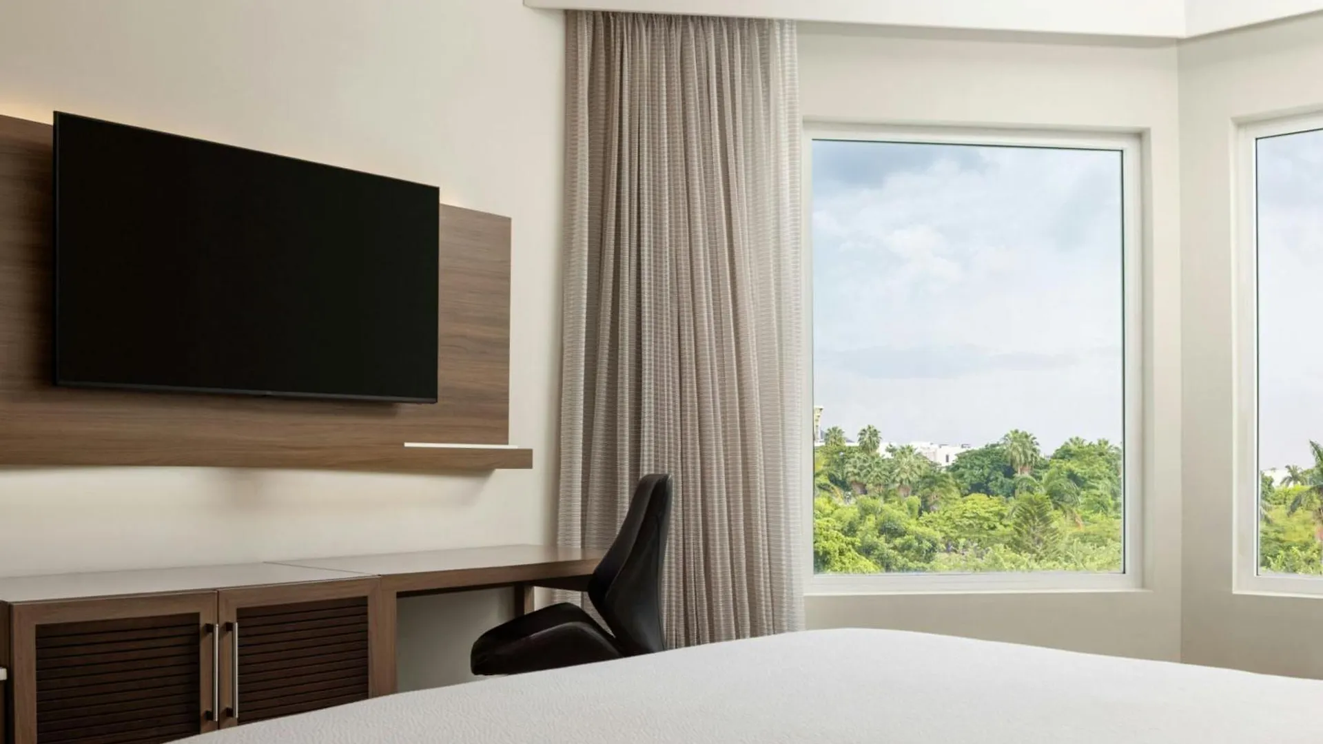 Courtyard By Marriott Kingston, Jamaica Hotel 4*, Kingston